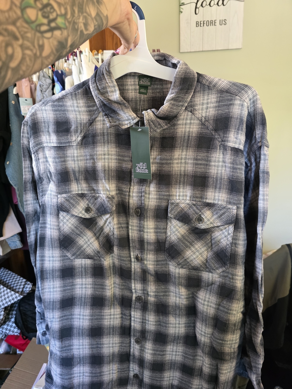 Wild Fable Black & Gray Plaid Button-Up Shirt